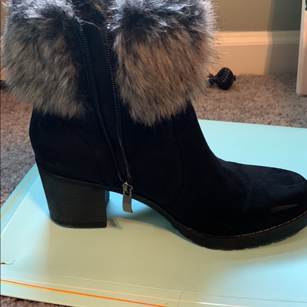 Black Booties with fur